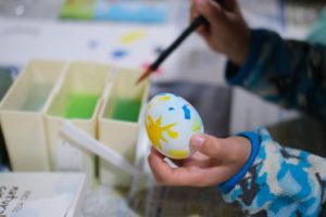 イースターエッグ作りワークショップを開催しました