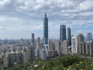 【2025年台北旅行】3日目｜東門市場・中正紀念堂・象山・台北101・寧夏夜市を巡る充実の1日